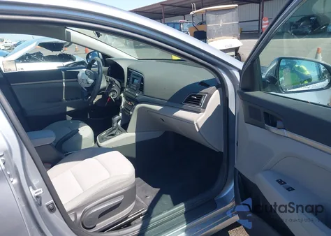 2017 Hyundai Elantra Se z USA, uszkodzony, nr VIN 5NPD74LF6HH095487